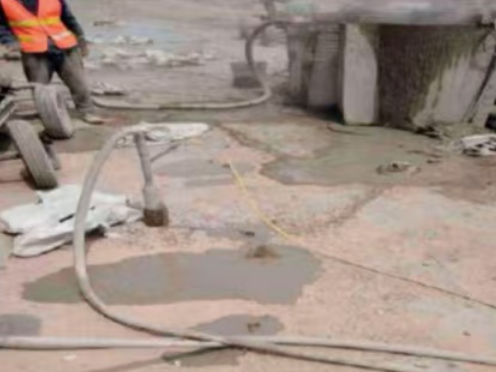 科尔沁右翼前水泥混凝土路面板底注浆技术 路面脱空注浆整治方案